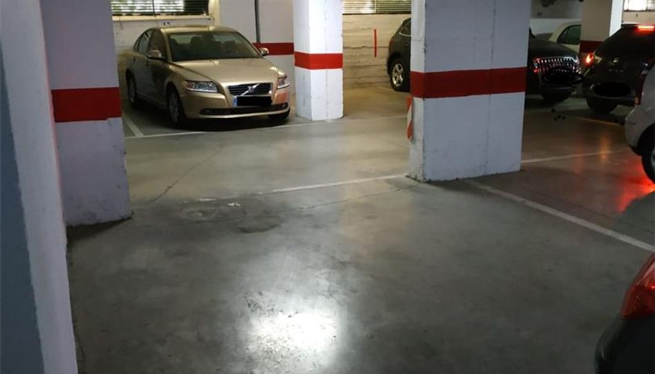 Garaje en venta en Calle Claudio Guerín, El Plantinar – Avda. La Paz - El Juncal, Sevilla Capital - imagen 1 Foto 1 de Garaje en venta en Calle Claudio Guerín, El Plantinar – Avda. La Paz - El Juncal, Sevilla Capital