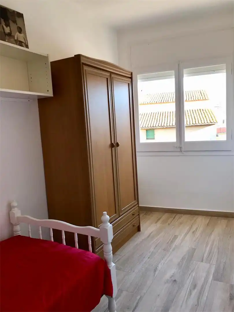 Habitació a Carrer Mossèn Ricard Serrajòrdia, 6, Centre Habitació a Carrer Mossèn Ricard Serrajòrdia, 6, Centre