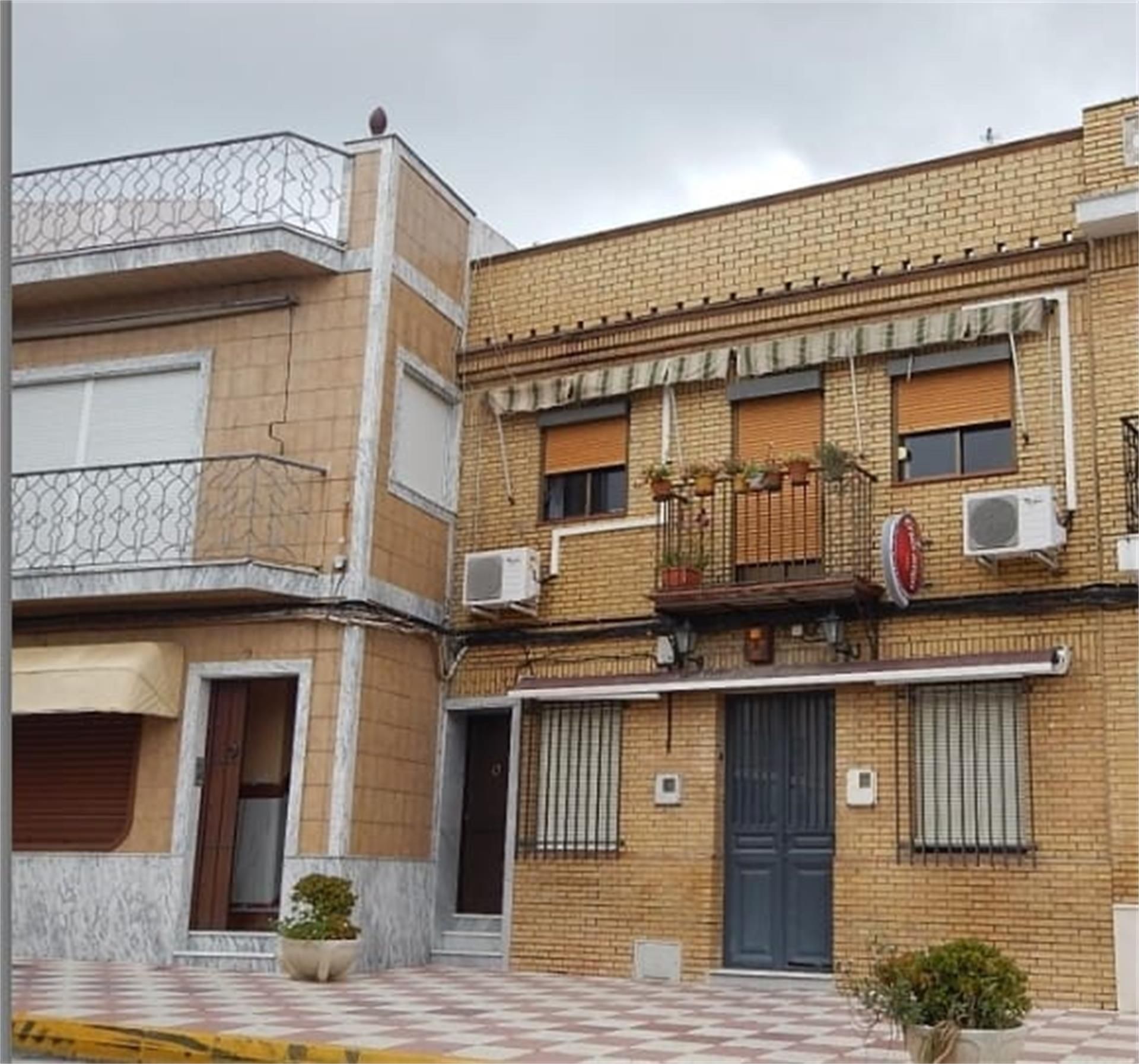 Vista exterior de Pis en venda en Escacena del Campo amb Aire condicionat, Traster i Moblat