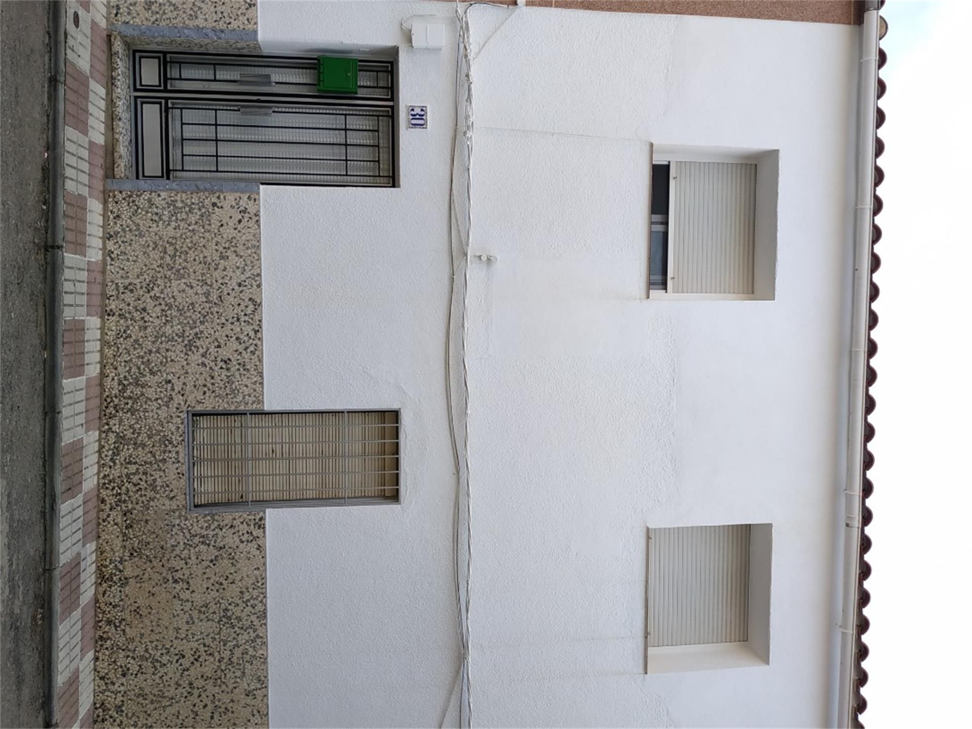 Vista exterior de Casa adosada en venda en Almadén amb Terrassa