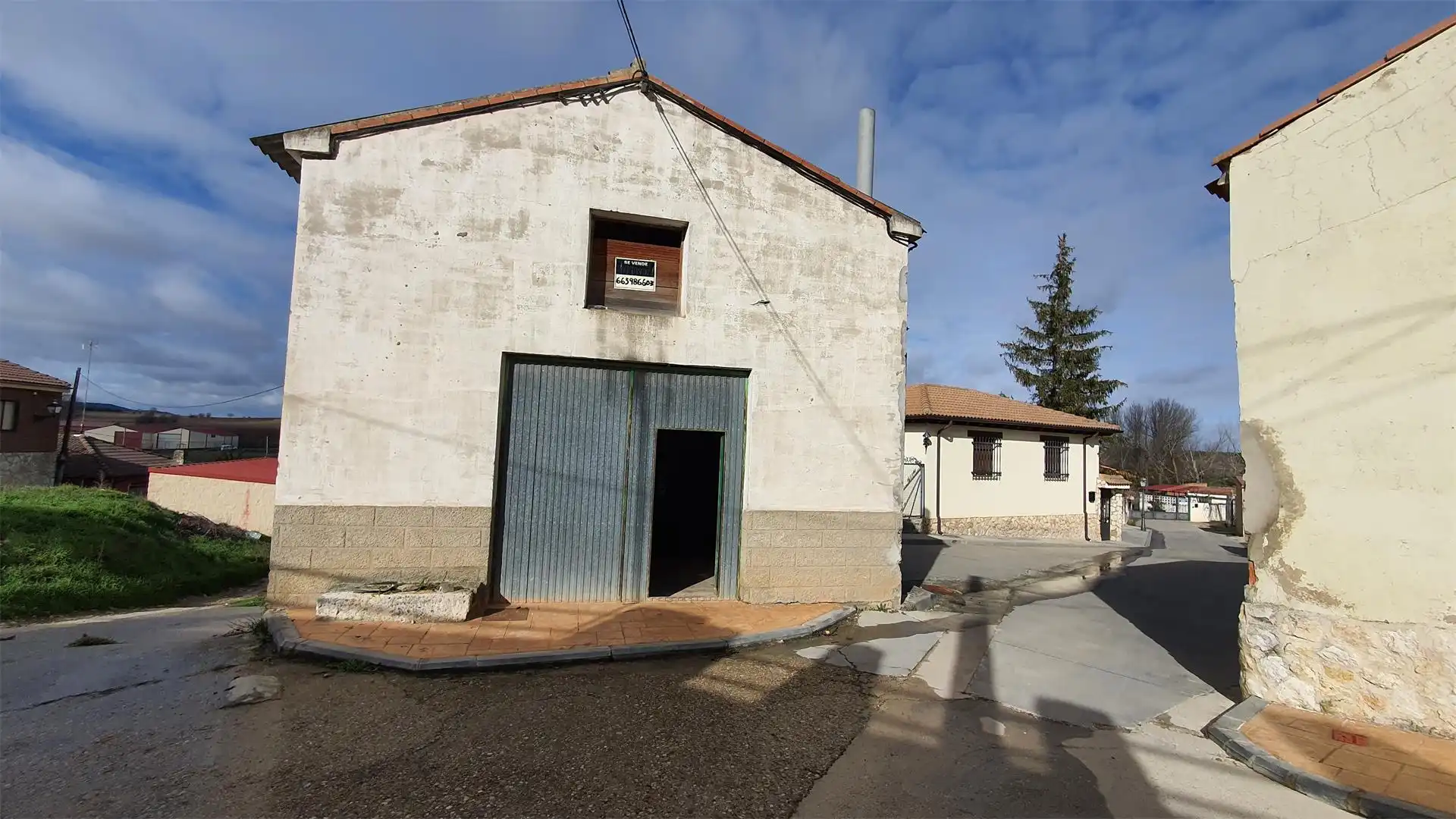 Vista exterior de Garatge en venda en La Horra 