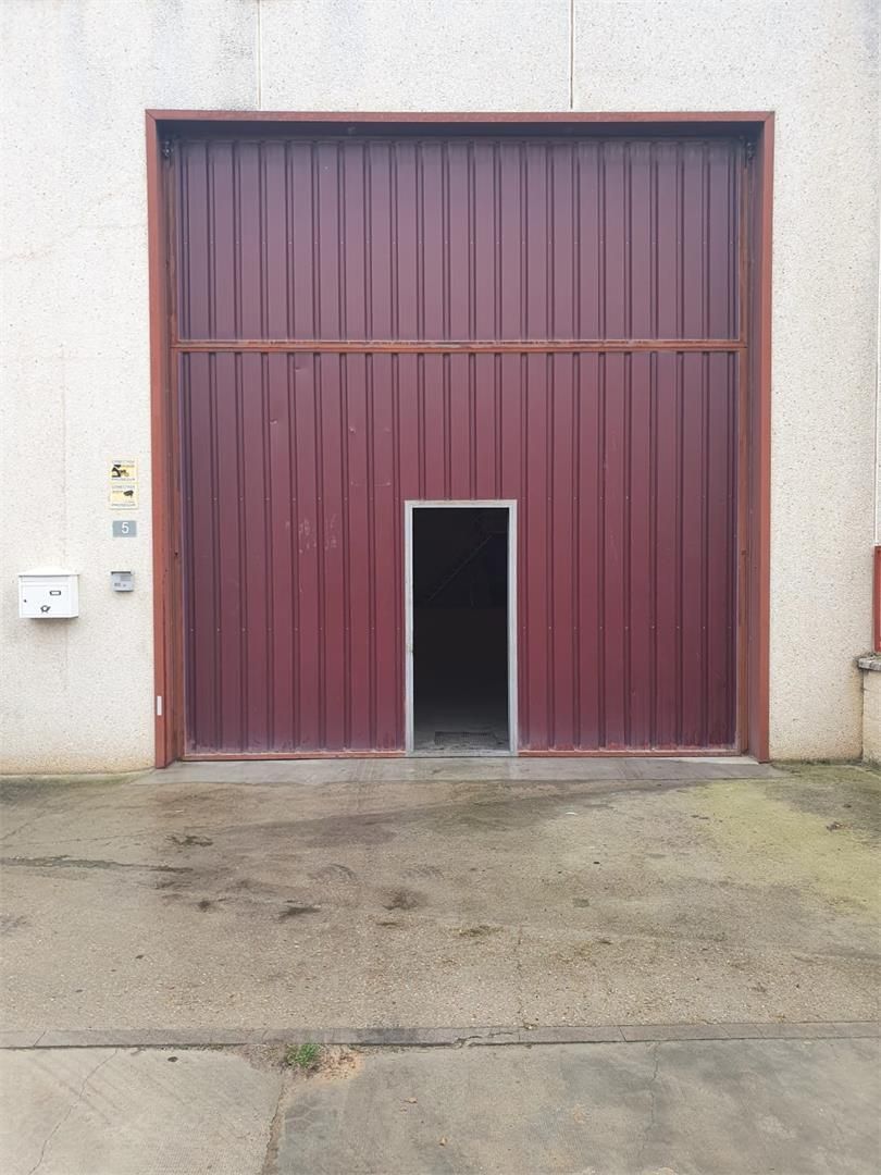 Exterior view of Industrial buildings for sale in Santovenia de Pisuerga  with Air Conditioner