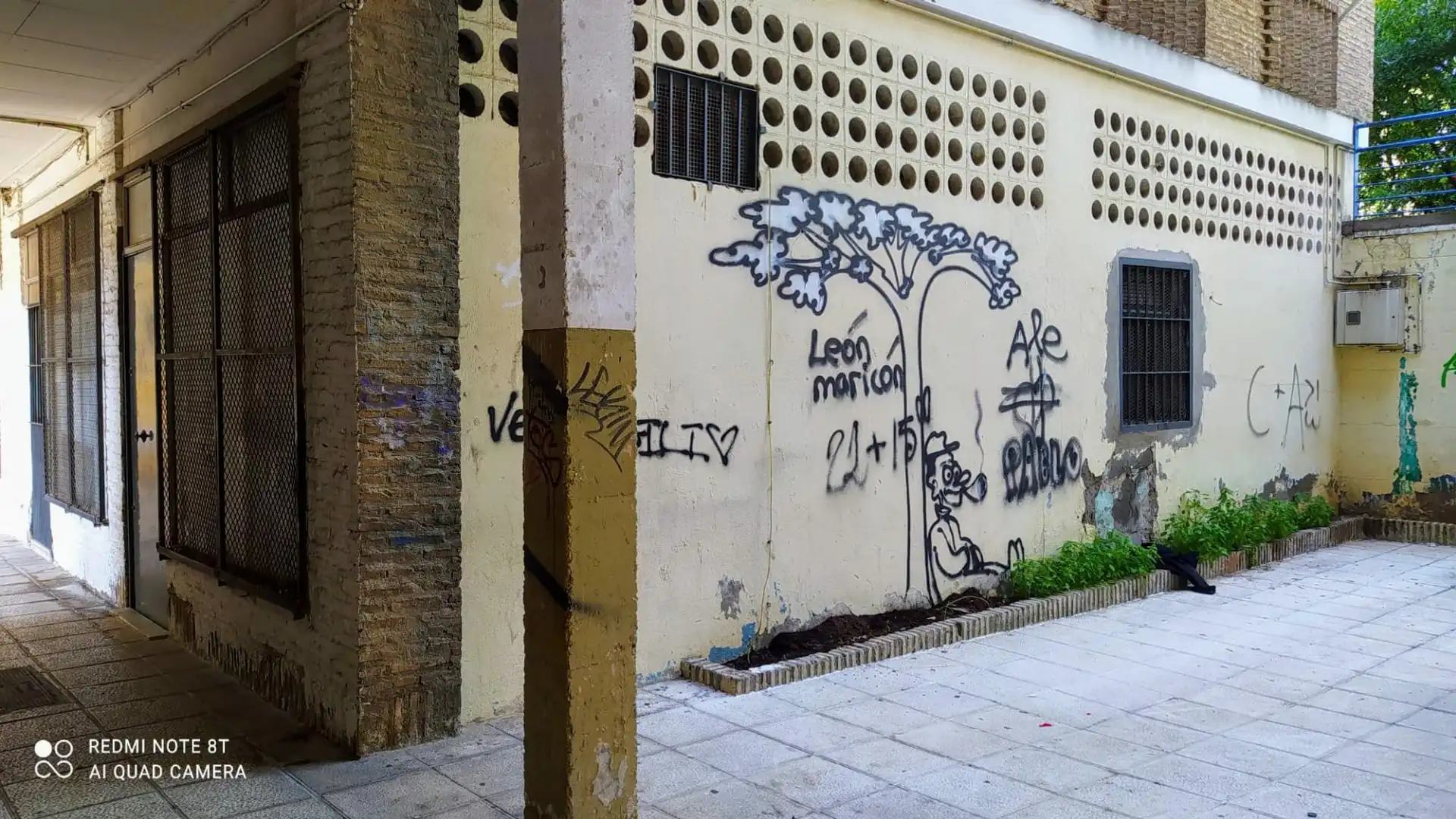 Vista exterior de Local en venta en Mairena del Aljarafe