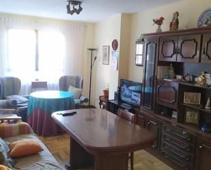 Living room of Flat for sale in Salamanca Capital  with Balcony