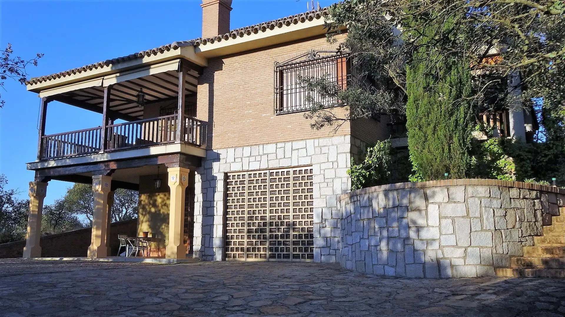 Houses for sale in Camino Pontezuelas, Los Cigarrales-La Bastida Houses for sale in Camino Pontezuelas, Los Cigarrales-La Bastida