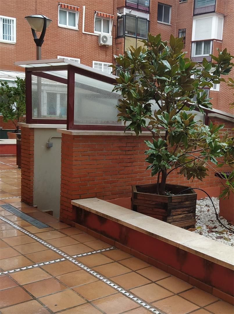 Vista exterior de Garaje en venta en  Madrid Capital