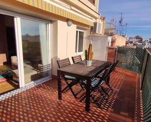 Vista exterior de Àtic en venda en Esplugues de Llobregat amb Aire condicionat i Terrassa