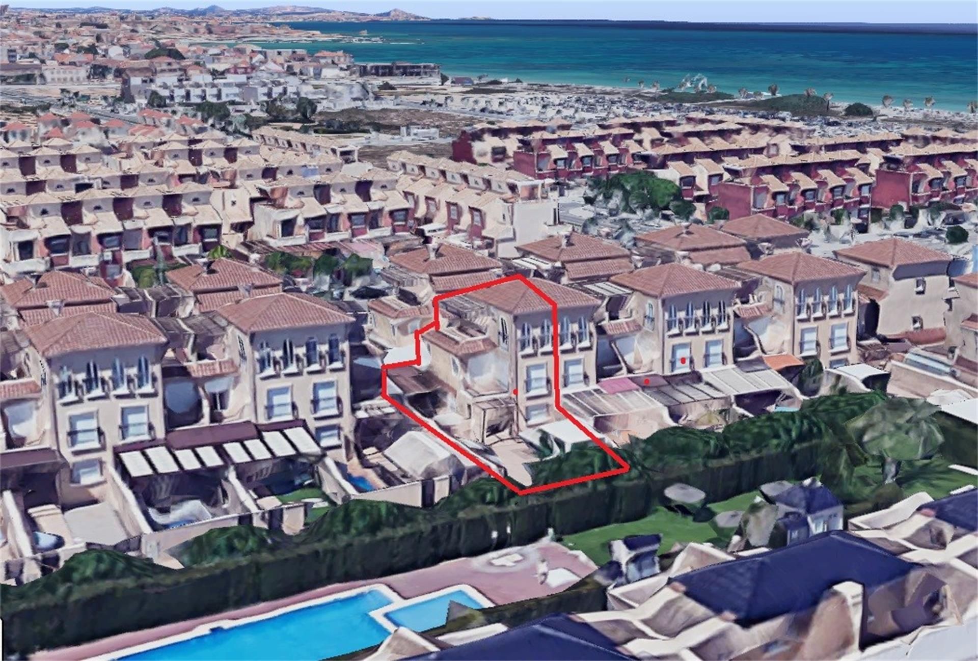 Vista exterior de Casa adosada en venda en Pilar de la Horadada amb Aire condicionat, Terrassa i Balcó