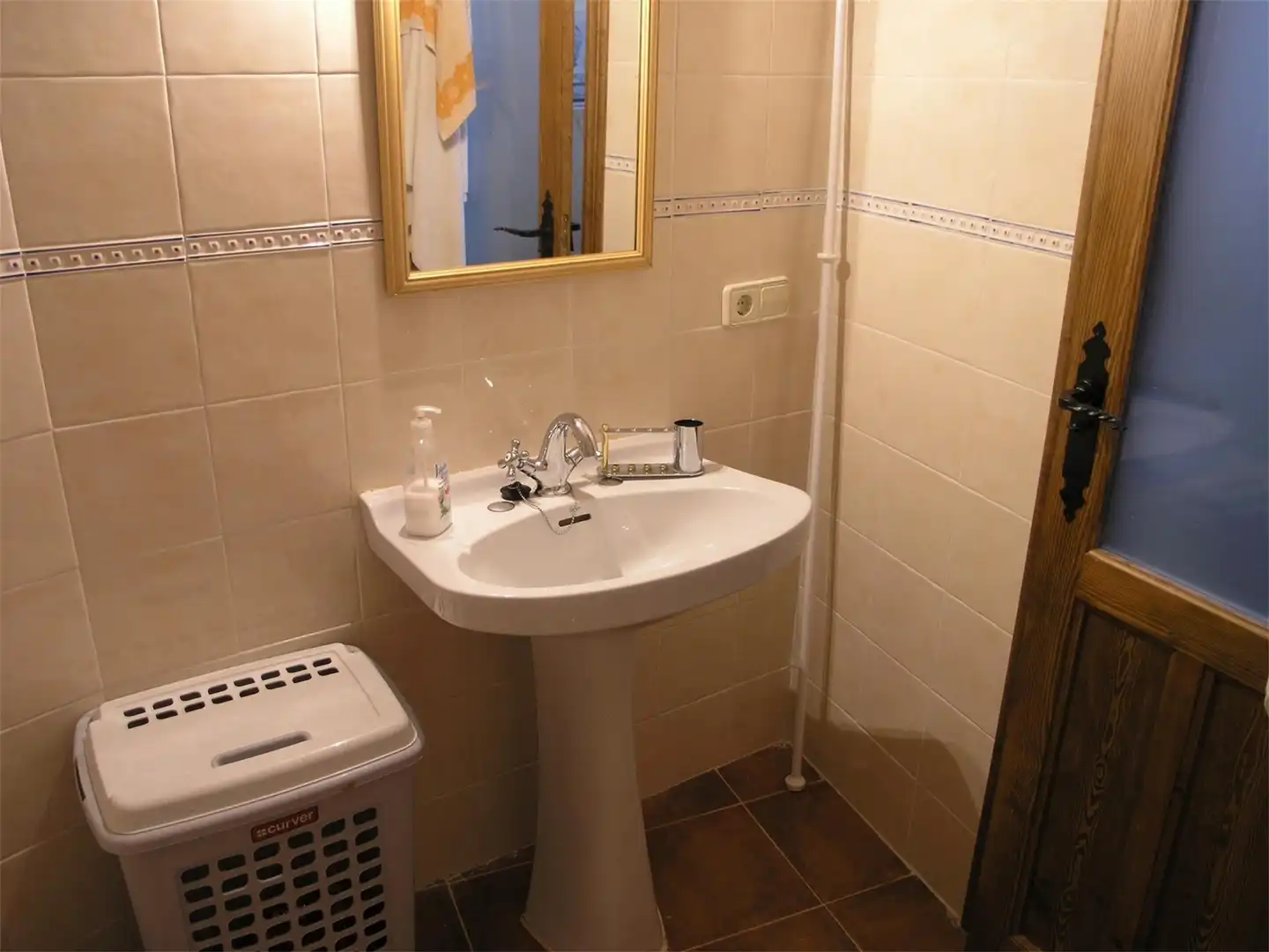 Bathroom of Houses for sale in Segura de la Sierra  with Air Conditioner, Heating and Terrace