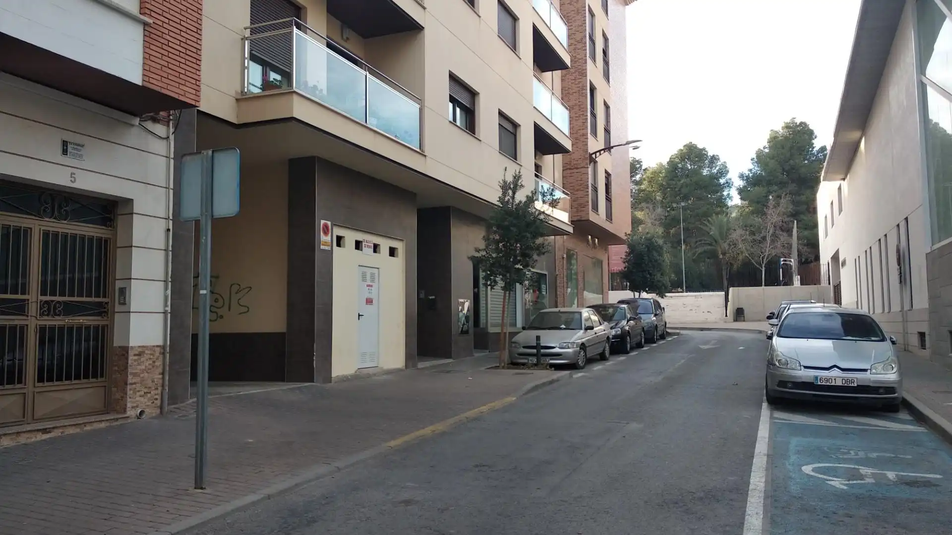 Vista exterior de Local en venta en Lorca