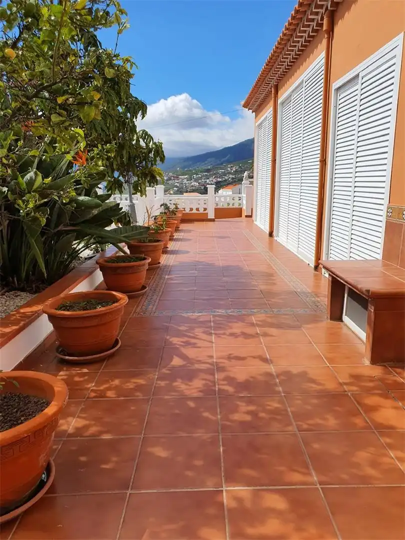 Houses for sale in Calle Drago, Machado - Las Barreras Terrace of Houses for sale in El Rosario with Air Conditioner, Private garden and Parquet flooring