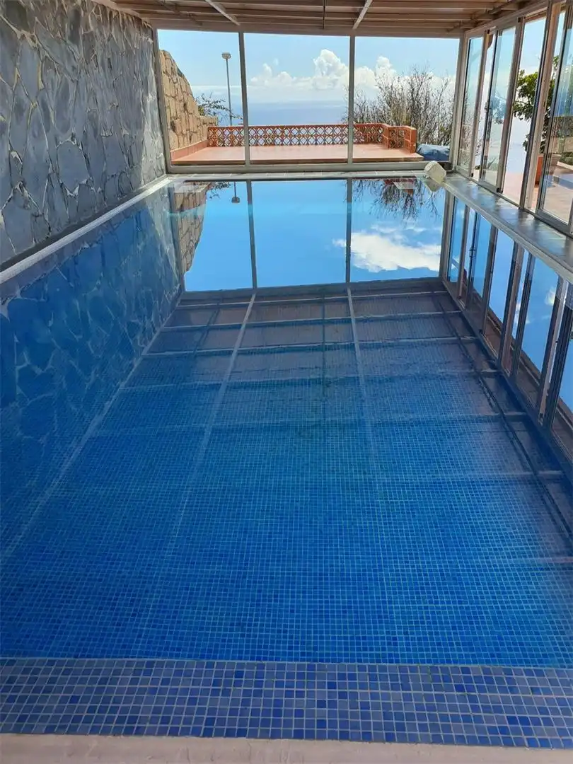 Houses for sale in Calle Drago, Machado - Las Barreras Swimming pool of Houses for sale in El Rosario with Air Conditioner, Private garden and Parquet flooring