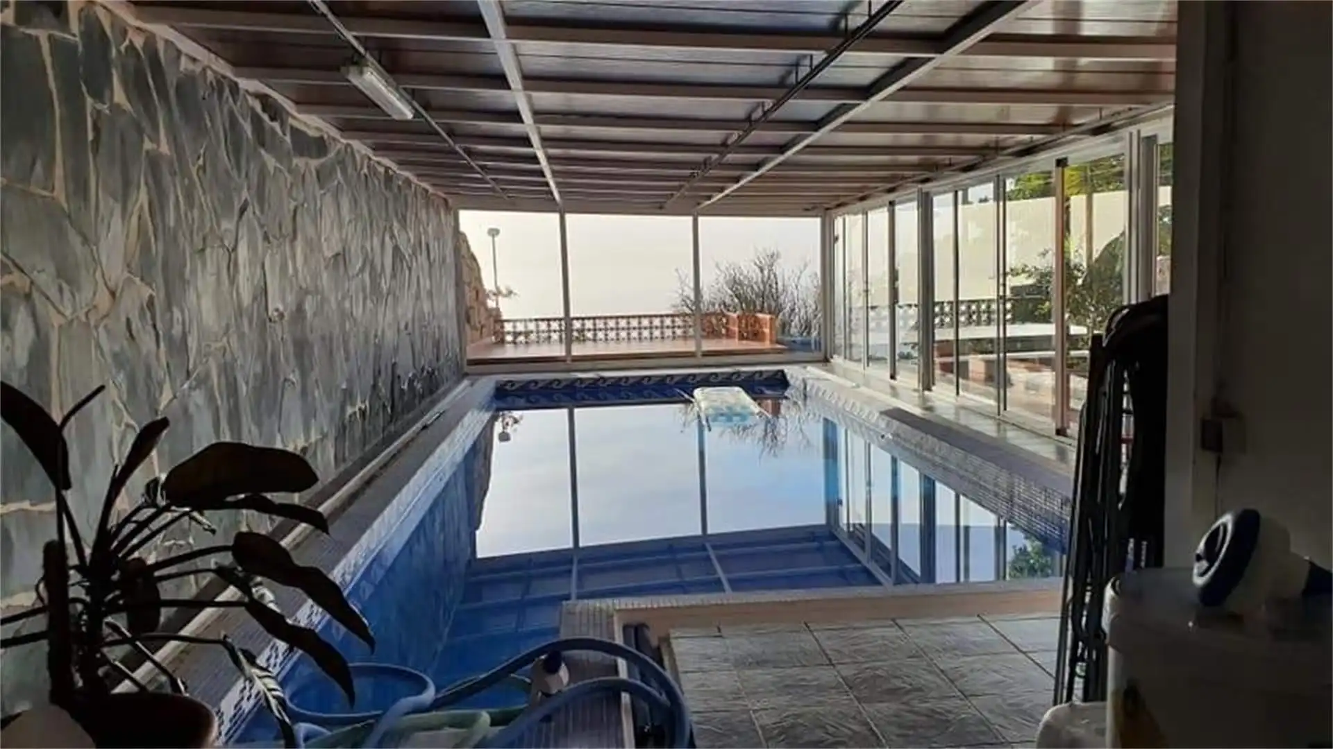Houses for sale in Calle Drago, Machado - Las Barreras Swimming pool of Houses for sale in El Rosario with Air Conditioner, Private garden and Parquet flooring
