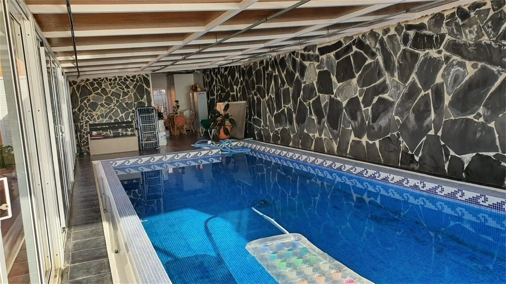 Houses for sale in Calle Drago, Machado - Las Barreras Swimming pool of Houses for sale in El Rosario with Air Conditioner, Private garden and Parquet flooring