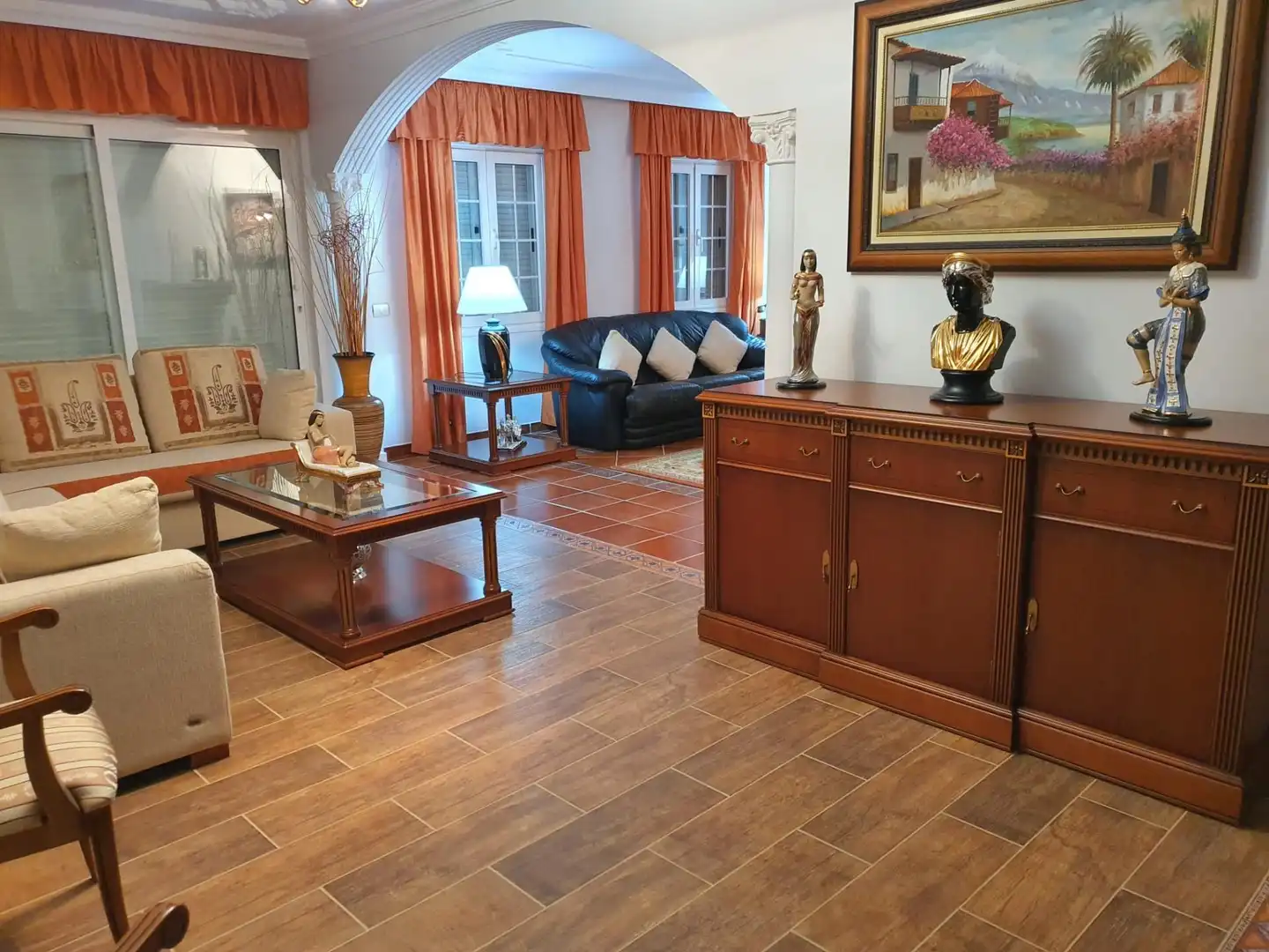 Houses for sale in Calle Drago, Machado - Las Barreras Living room of Houses for sale in El Rosario with Air Conditioner, Private garden and Parquet flooring