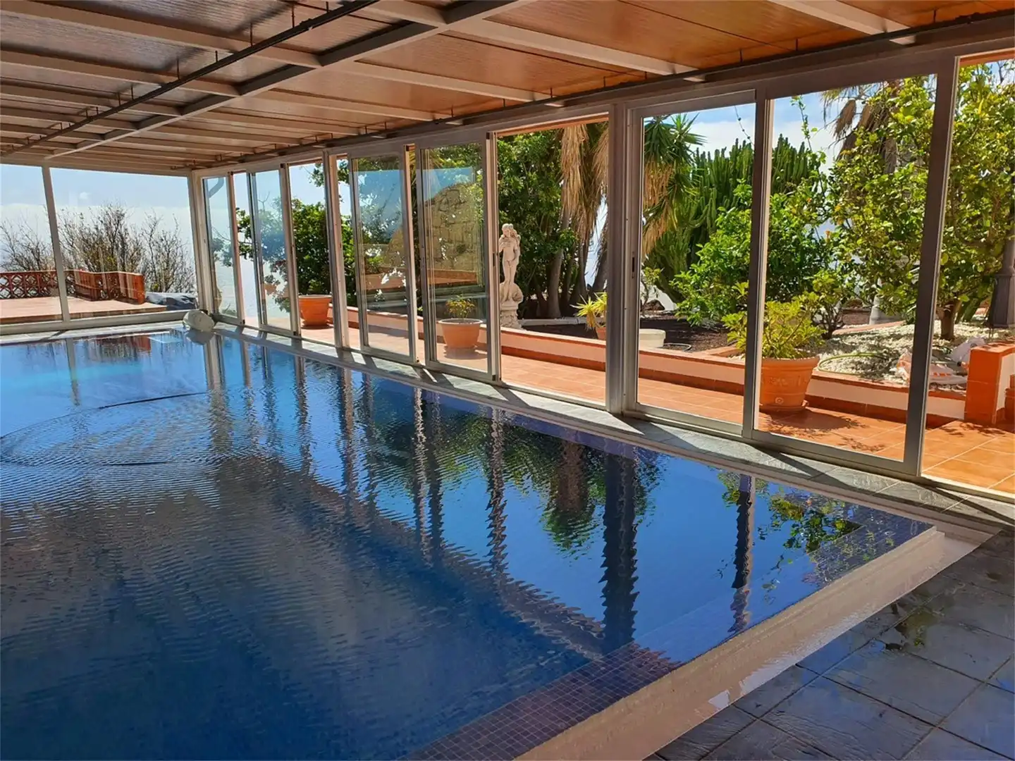 Houses for sale in Calle Drago, Machado - Las Barreras Swimming pool of Houses for sale in El Rosario with Air Conditioner, Private garden and Parquet flooring