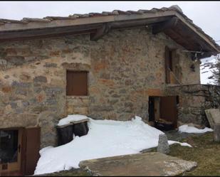 Außenansicht von Country house zum verkauf in Espinosa de los Monteros mit Terrasse und Balkon