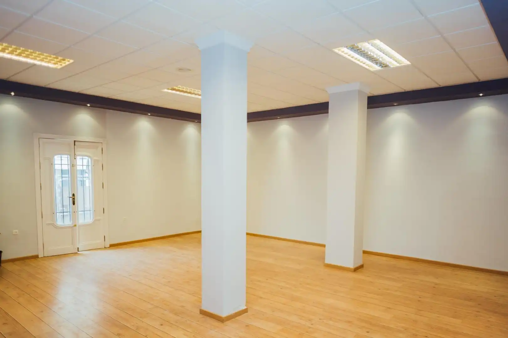Commercial properties for sale in Carretera Circunvalación, 61, Villacarrillo Commercial properties for sale in Villacarrillo with Parquet flooring