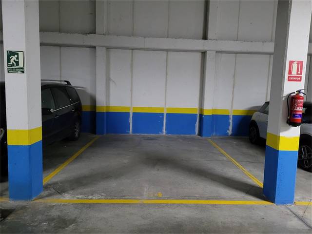 Garaje en Alquiler en Avenida Juan Pablo II, 27 en Miramadrid