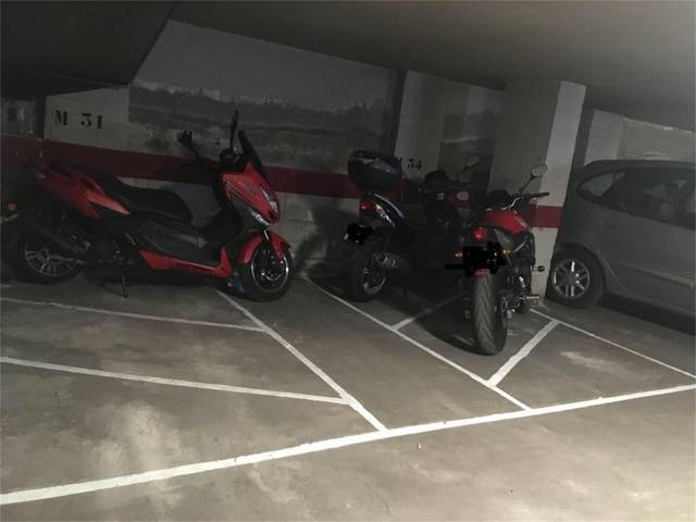 Garaje en Alquiler en Passeig de la Zona Franca, 156 en La Marina del Port