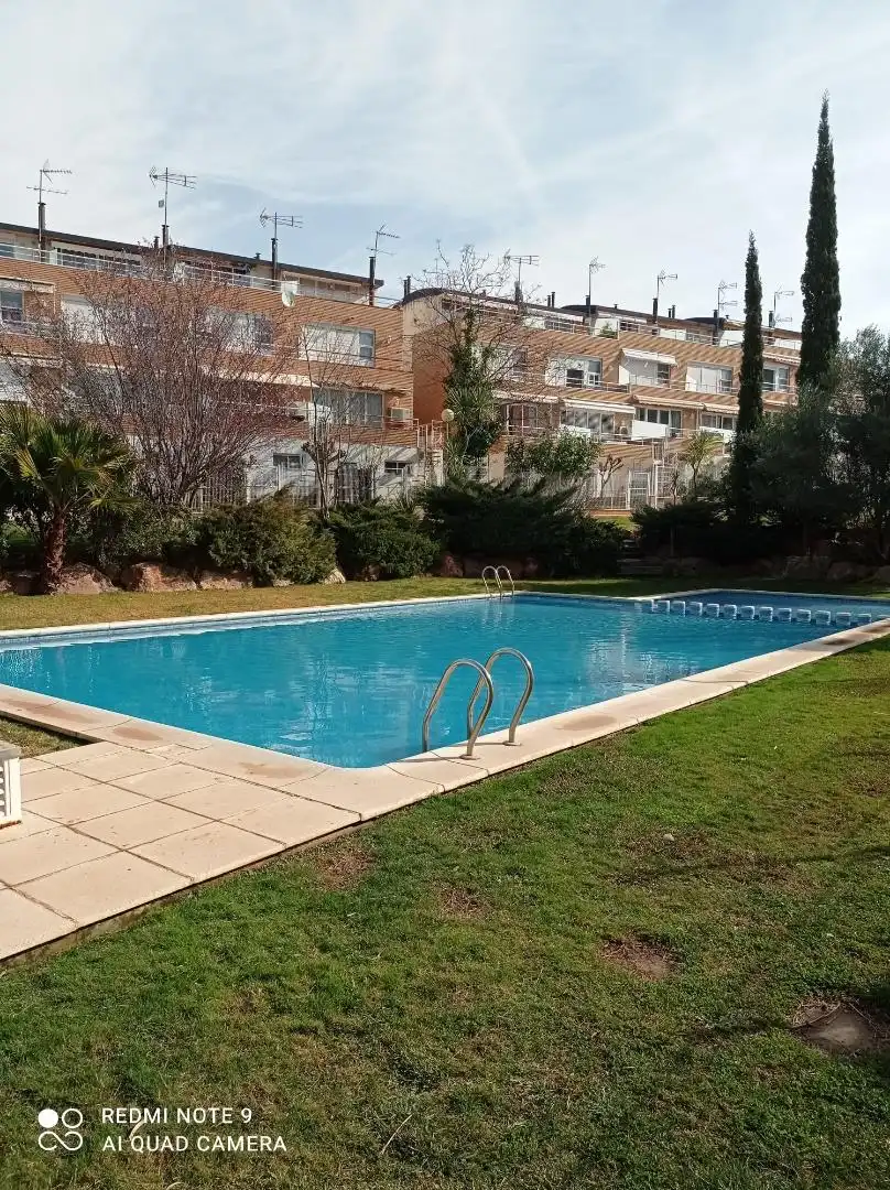 Piscina de Casa adosada en venta en Náquera con Aire acondicionado, Calefacción y Jardín privado