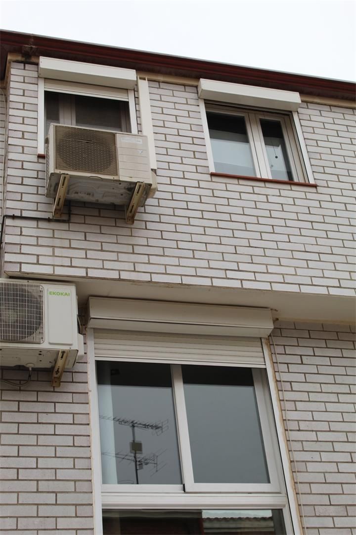 Exterior view of Single-family semi-detached for sale in Sidamon  with Air Conditioner, Heating and Private garden
