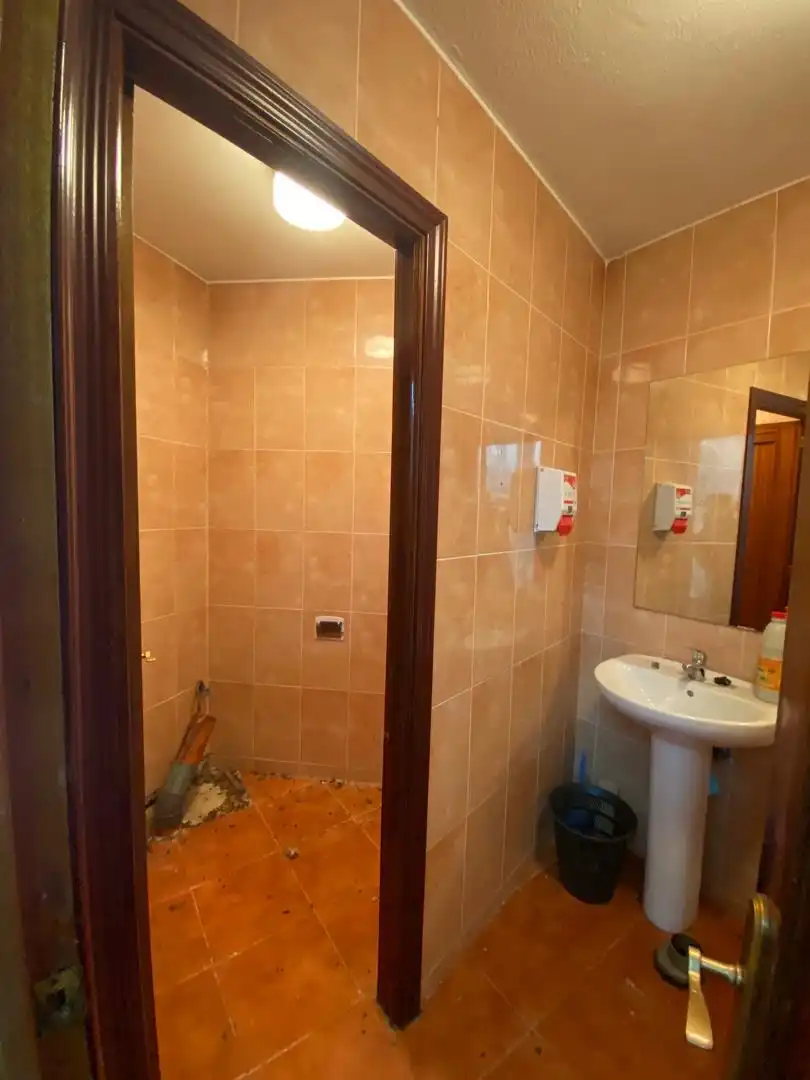 Baño de Oficina en venta en El Tiemblo 