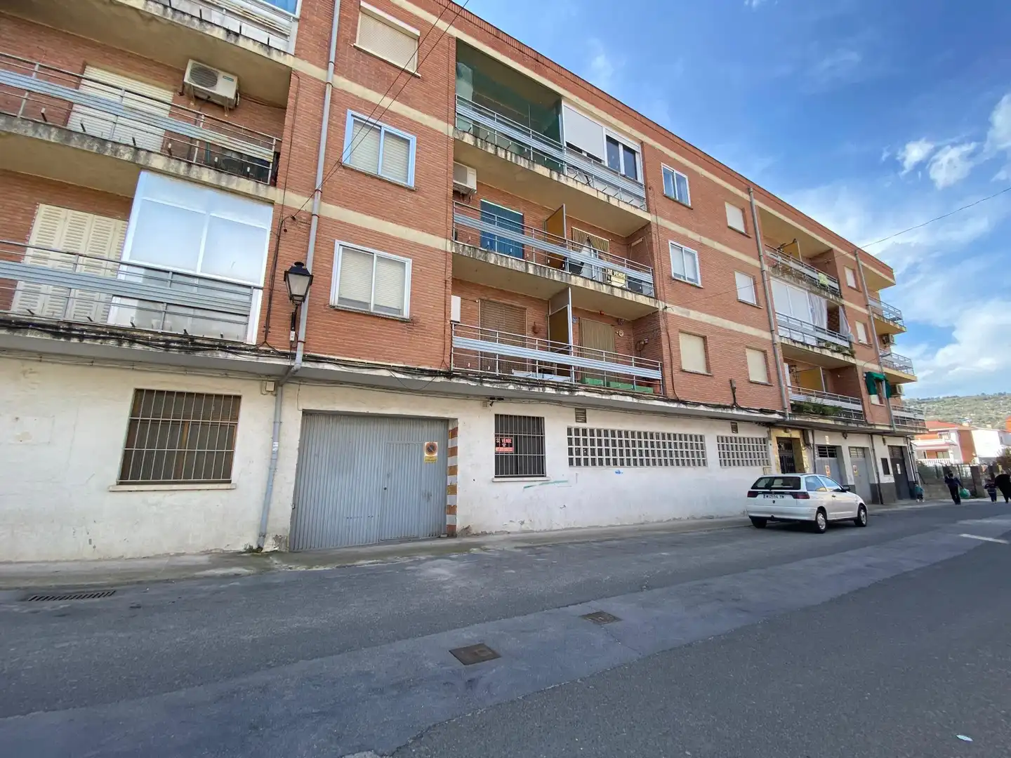Vista exterior de Oficina en venta en El Tiemblo 