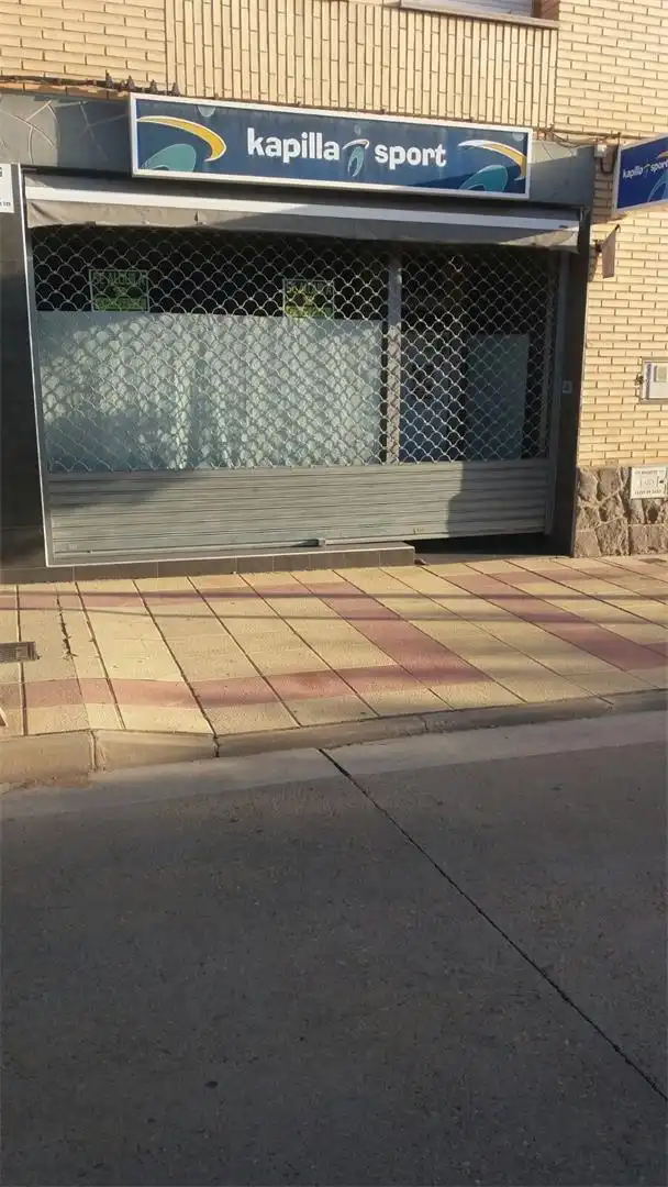 Vista exterior de Local de alquiler en La Almunia de Doña Godina  con Aire acondicionado y Calefacción