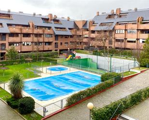 Vista exterior de Pis en venda en Pozuelo de Alarcón amb Terrassa