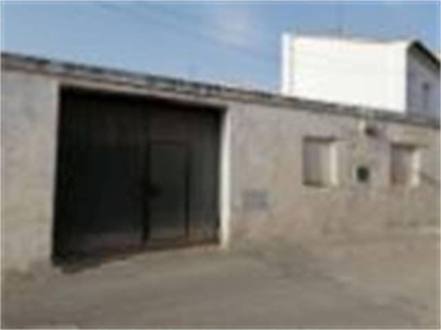 Garaje en Venta en Calle Antonio Viamonte en Fuentes de Ebro