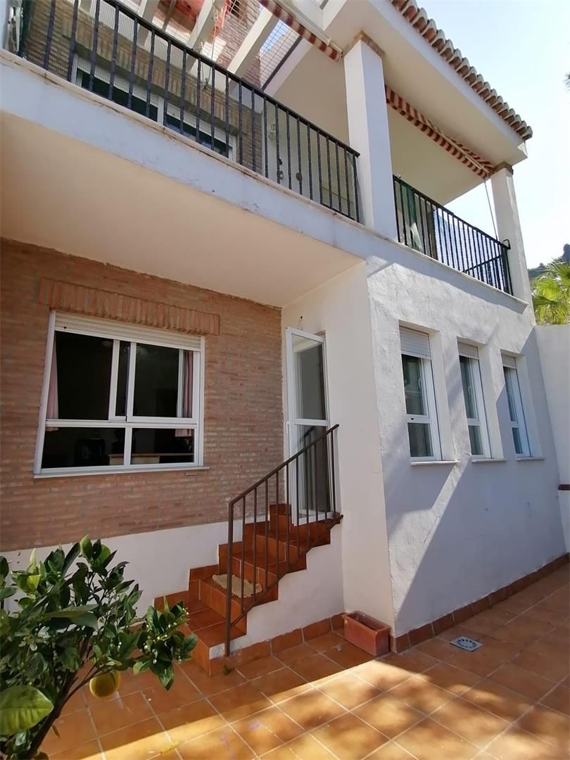 Exterior view of Single-family semi-detached for sale in Almuñécar  with Private garden, Terrace and Storage room