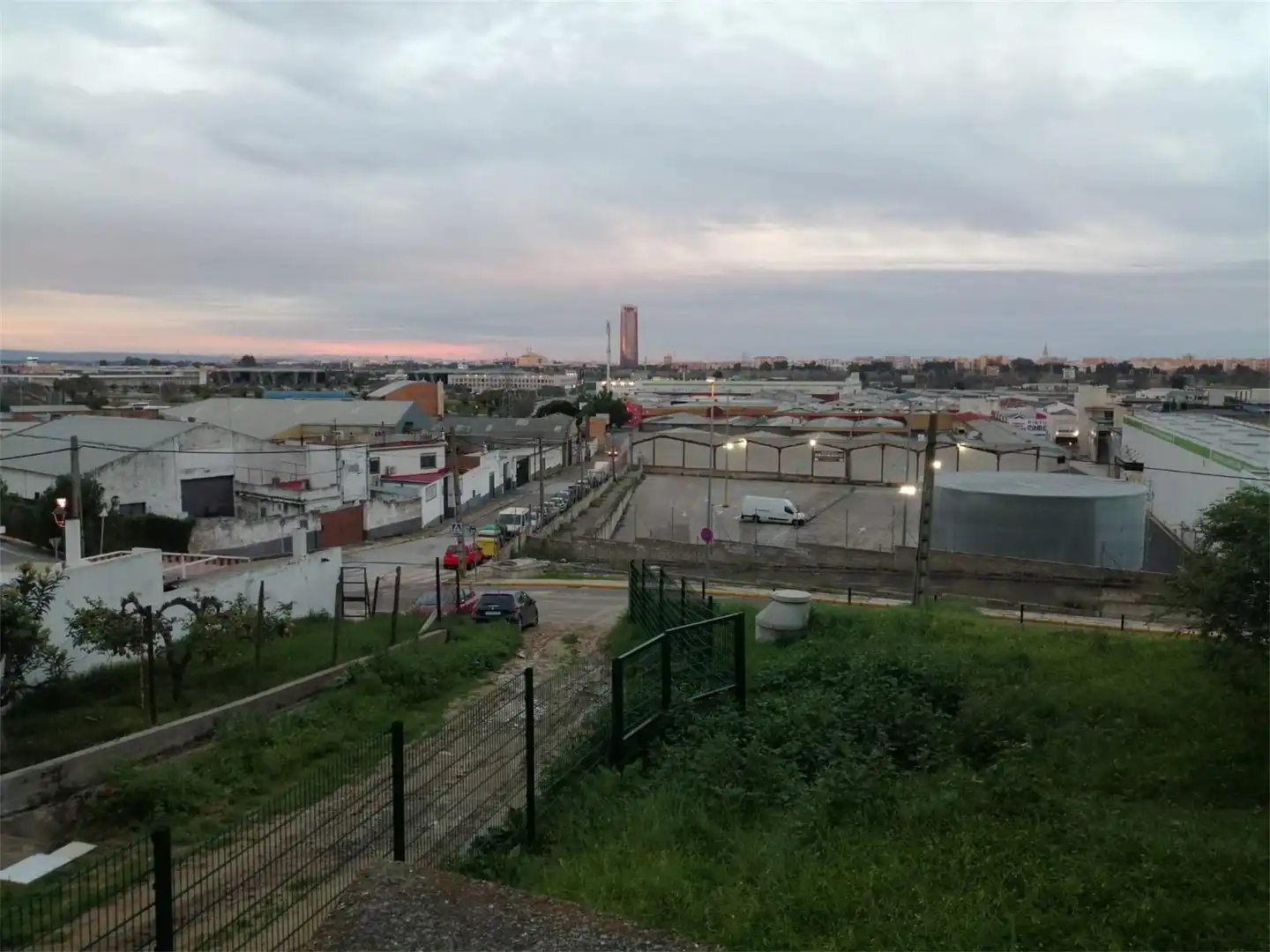 Terreno en venta en Calle San Juan de Aznalfarache, 46, Hacienda - La Cartuja Vista exterior de Terreno en venta en Tomares