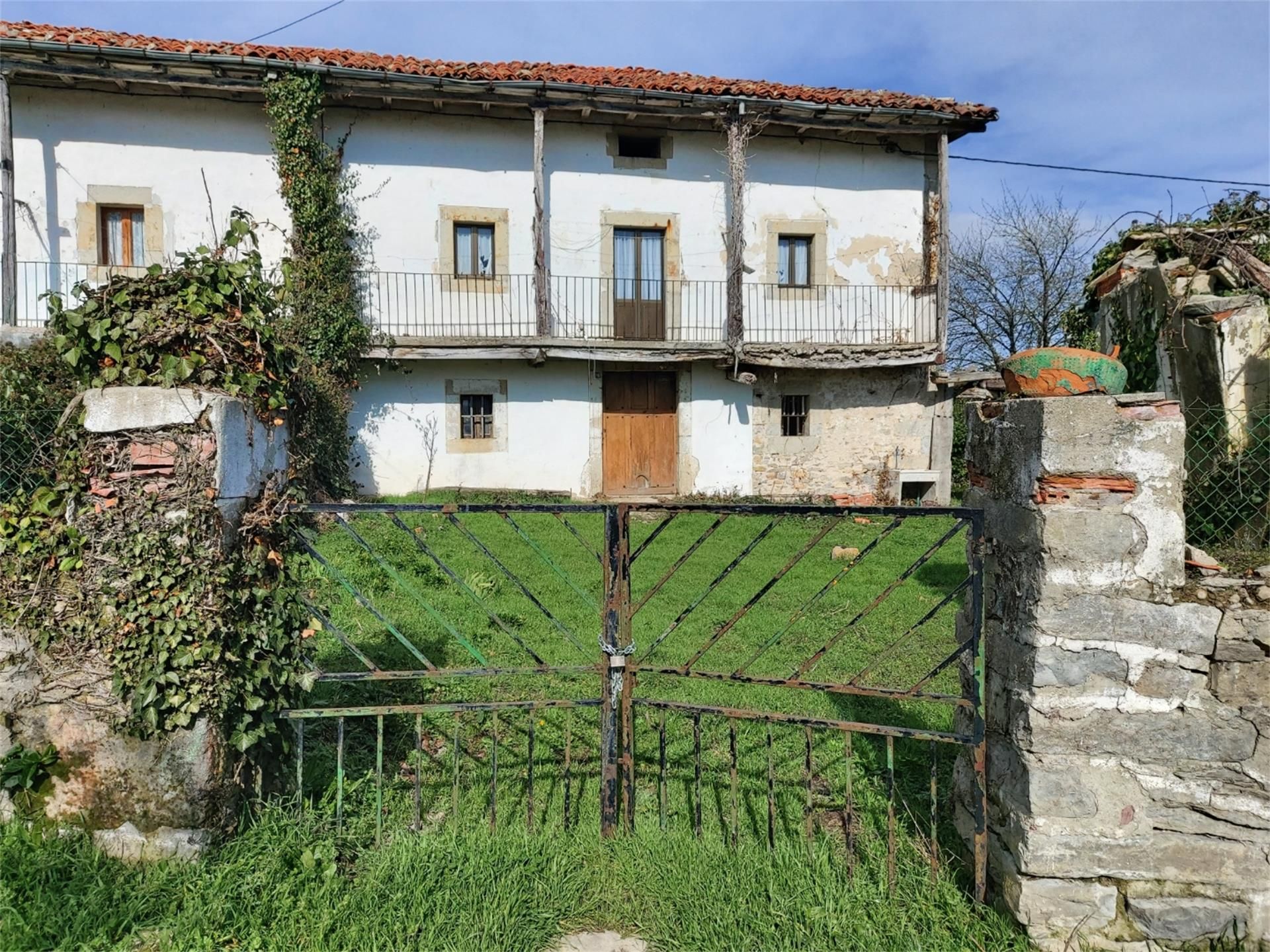 Exterior view of House or chalet for sale in Espinosa de los Monteros