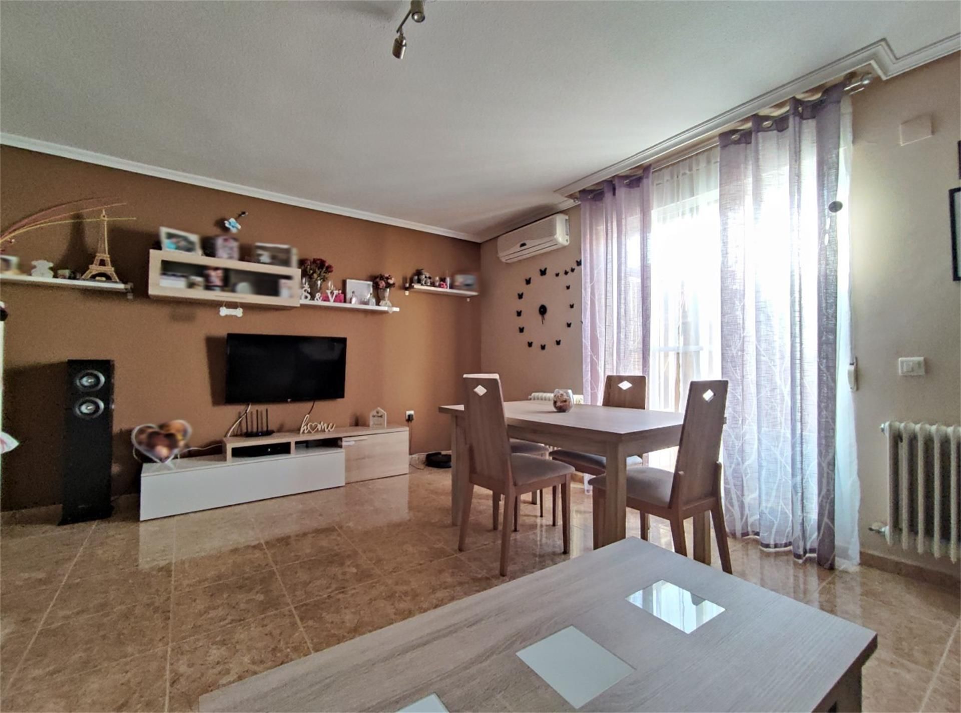 Sala d'estar de Casa adosada en venda en Picón amb Aire condicionat, Calefacció i Traster