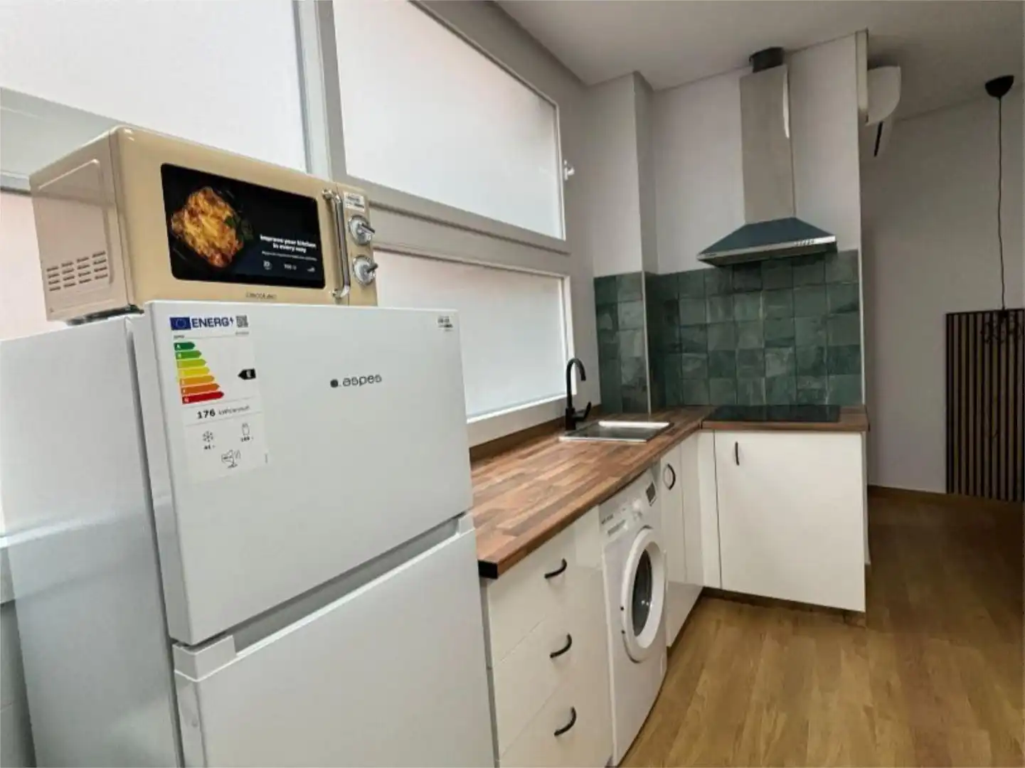 Piso de alquiler en Avenida de Andalucía, Montilla Cocina de Piso de alquiler en Montilla con Aire acondicionado, Parquet y Amueblado