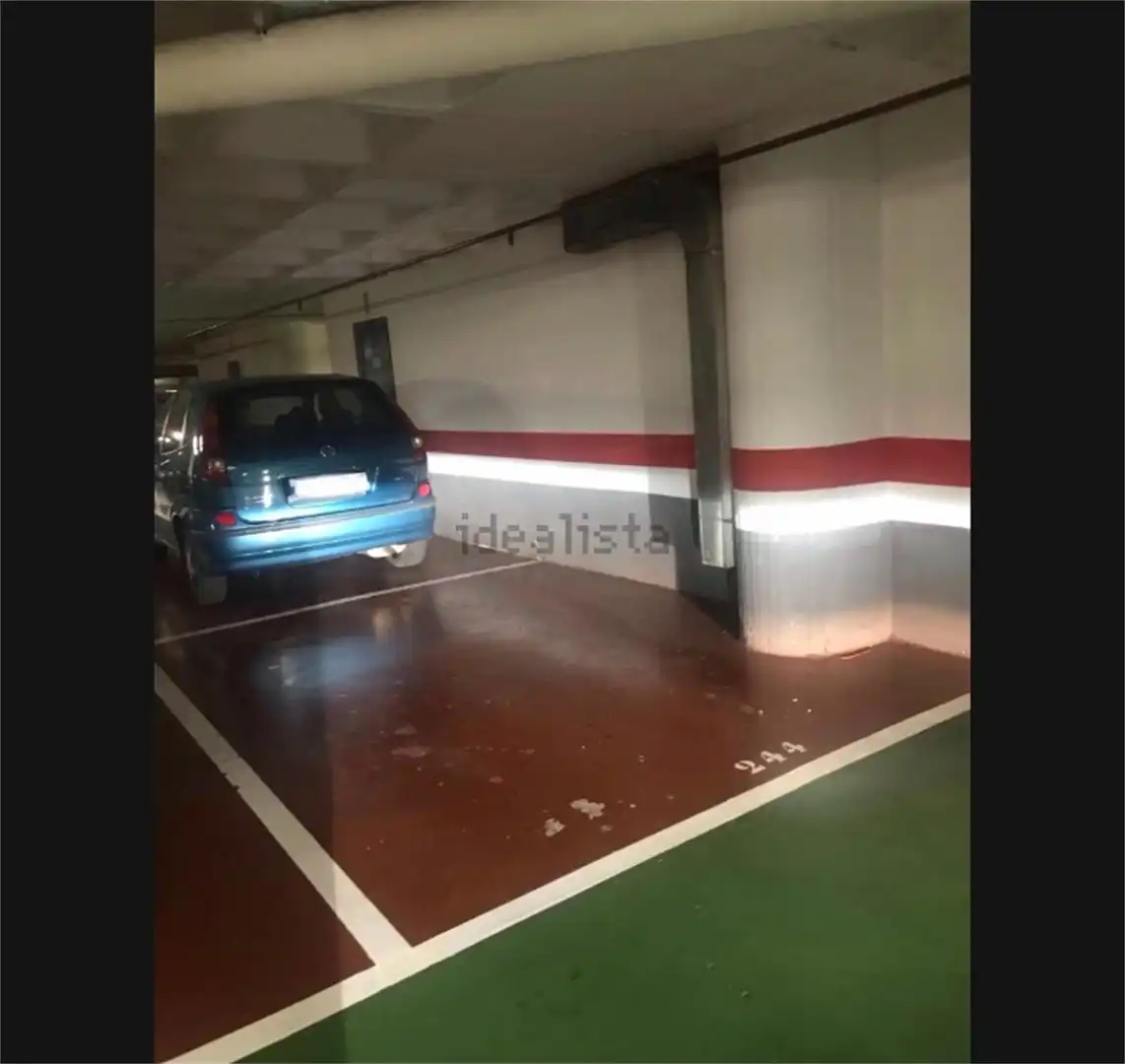 Garatge en venda a Calle Luis Vives, Universidad San Francisco Aparcament de Garatge en venda en Zaragoza