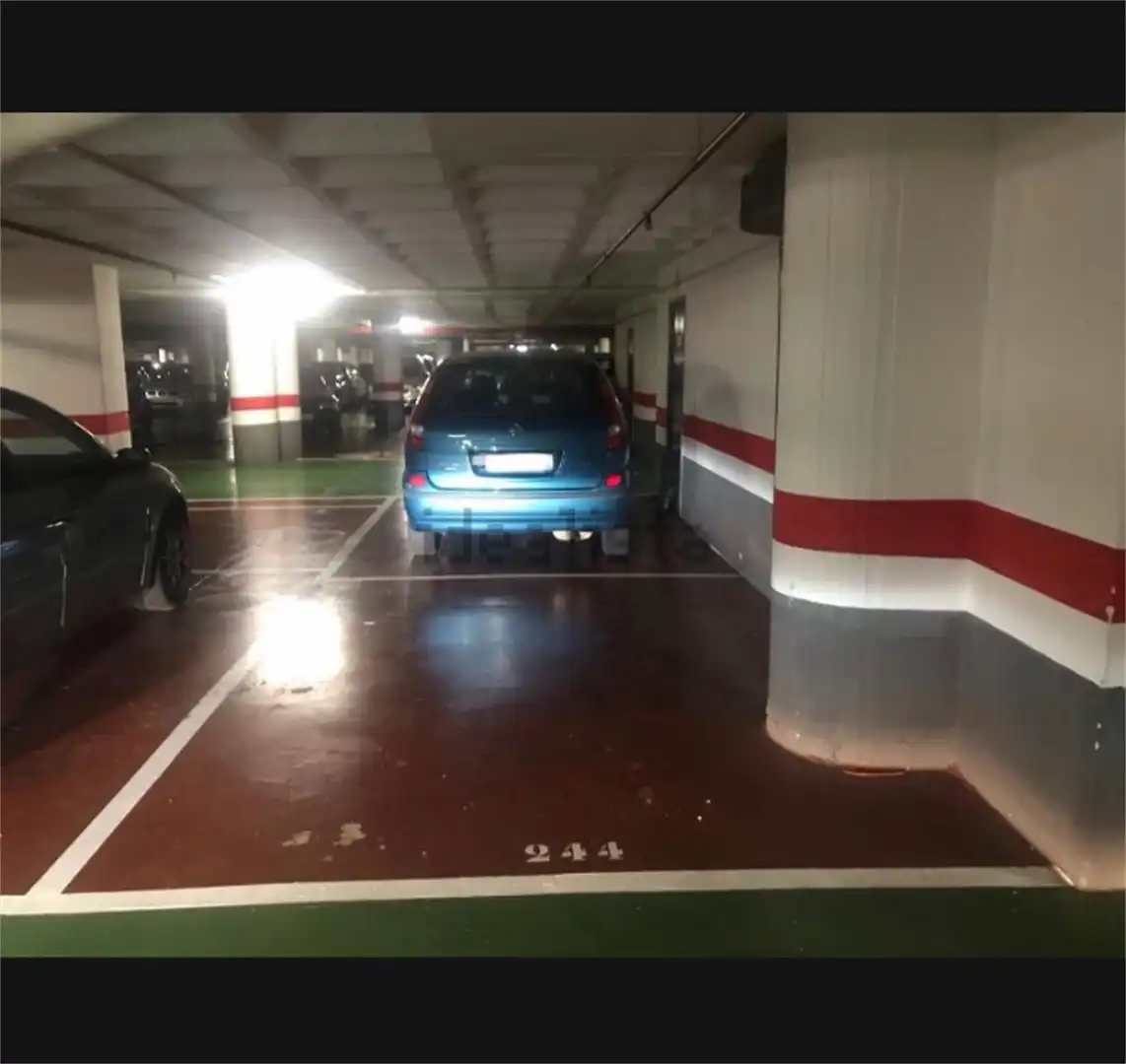 Garatge en venda a Calle Luis Vives, Universidad San Francisco Aparcament de Garatge en venda en Zaragoza