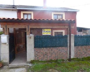 Exterior view of Single-family semi-detached for sale in Villarcayo de Merindad de Castilla la Vieja  with Terrace and Balcony