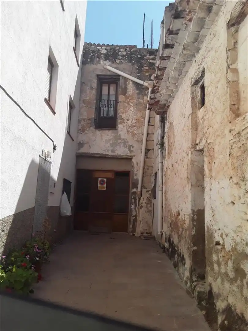 Detached homes for sale in Calle de en Jordá, Les Coves de Vinromà Detached homes for sale in Les Coves de Vinromà with Terrace, Storage room and Furnished