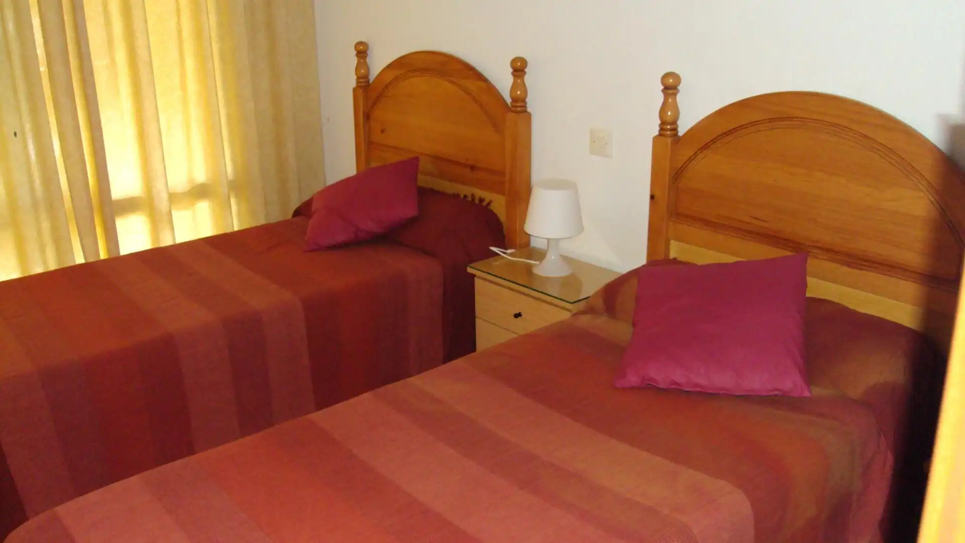 Habitación de Piso de alquiler en Cádiz con Jardín privado, Terraza y Horno