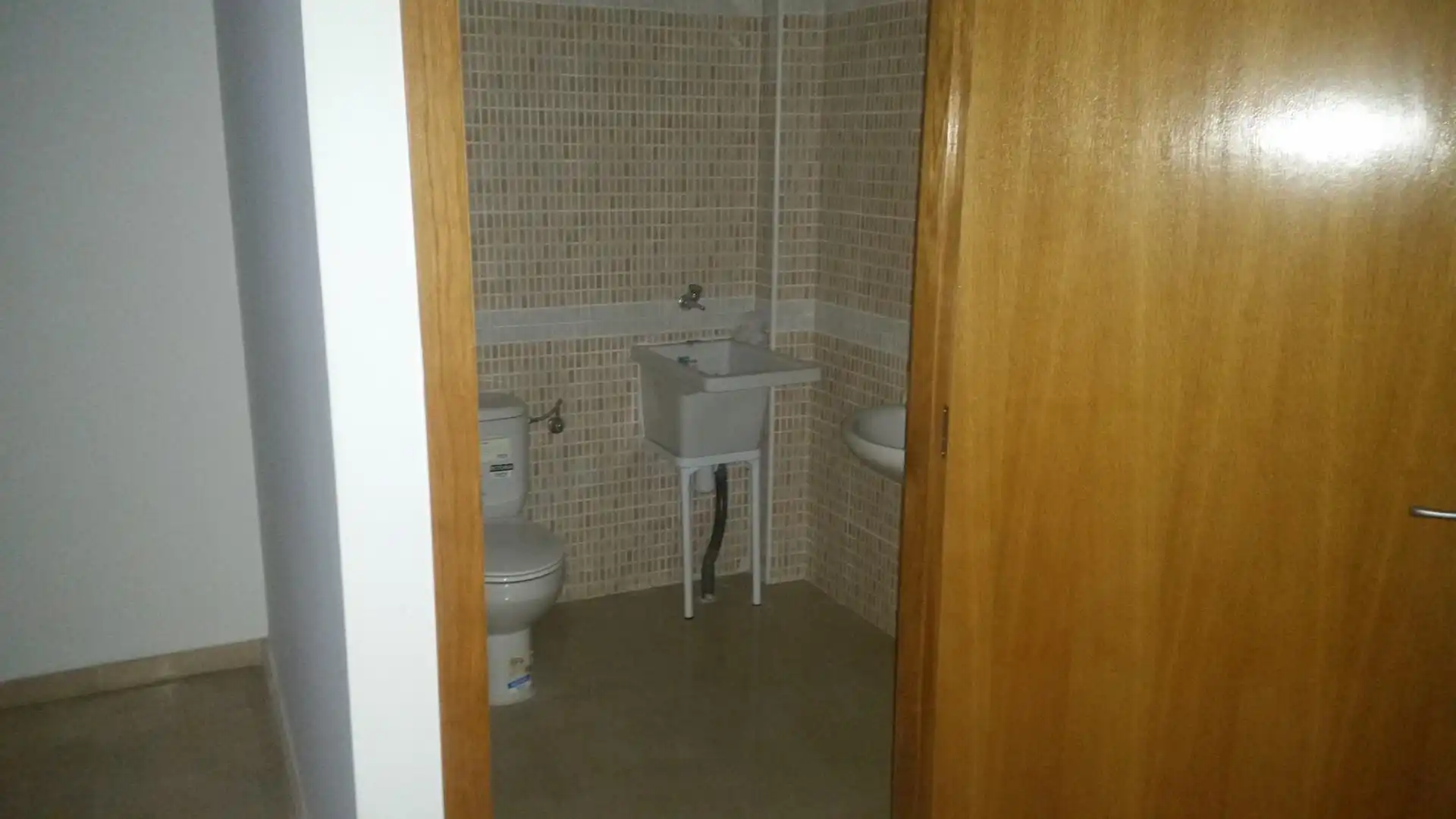 Commercial properties for rent in Avenida de la Constitución, Cabezo de Torres Bathroom of Commercial properties for rent in Murcia with Air Conditioner and Heating
