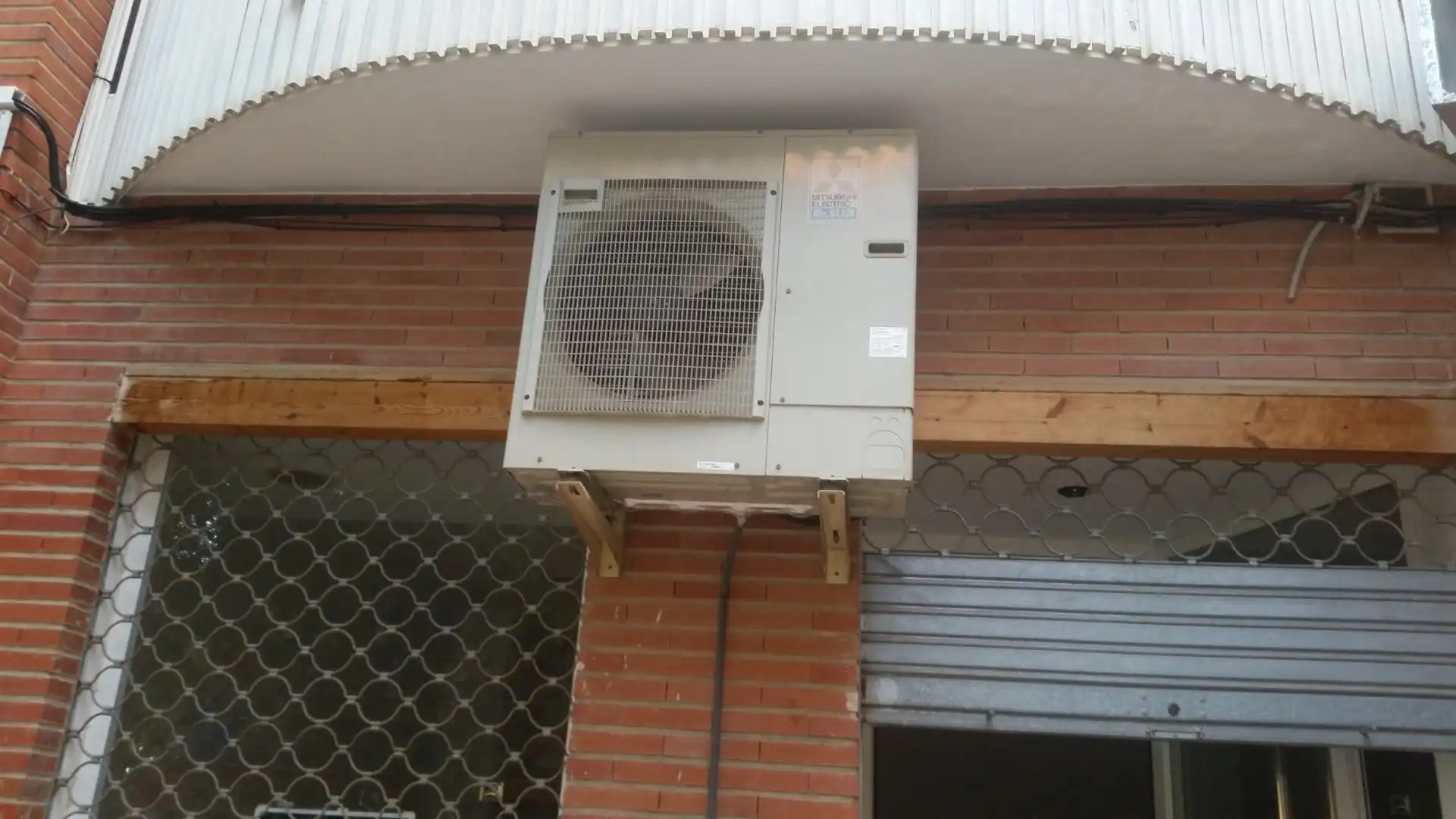 Commercial properties for rent in Avenida de la Constitución, Cabezo de Torres Exterior view of Commercial properties for rent in Murcia with Air Conditioner and Heating