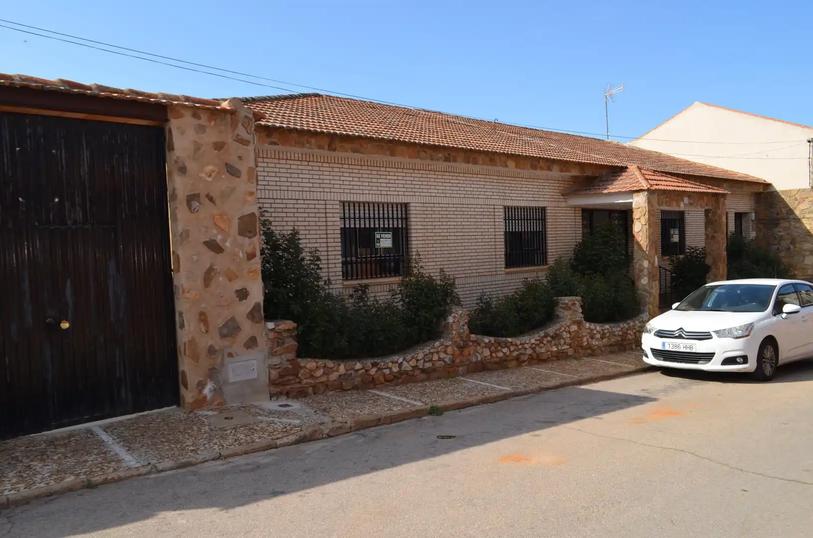 Planta baixa en venda a Calle Eugenio García, 8, Porzuna Vista exterior de Planta baixa en venda en Porzuna amb Calefacció, Jardí privat i Terrassa