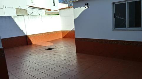 Foto 4 de Casa adosada en venda a Ronda de la Independencia, Valdelacalzada, Badajoz
