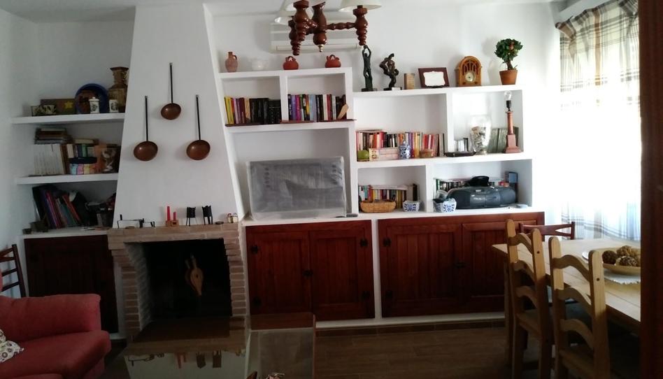 Foto 1 de Casa adosada en venda a Ronda de la Independencia, Valdelacalzada, Badajoz