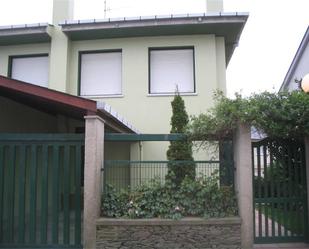 Vista exterior de Casa adosada en venda en Navia