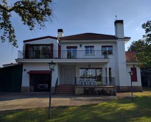 Vista exterior de Casa o xalet en venda en Galindo y Perahuy amb Terrassa i Balcó