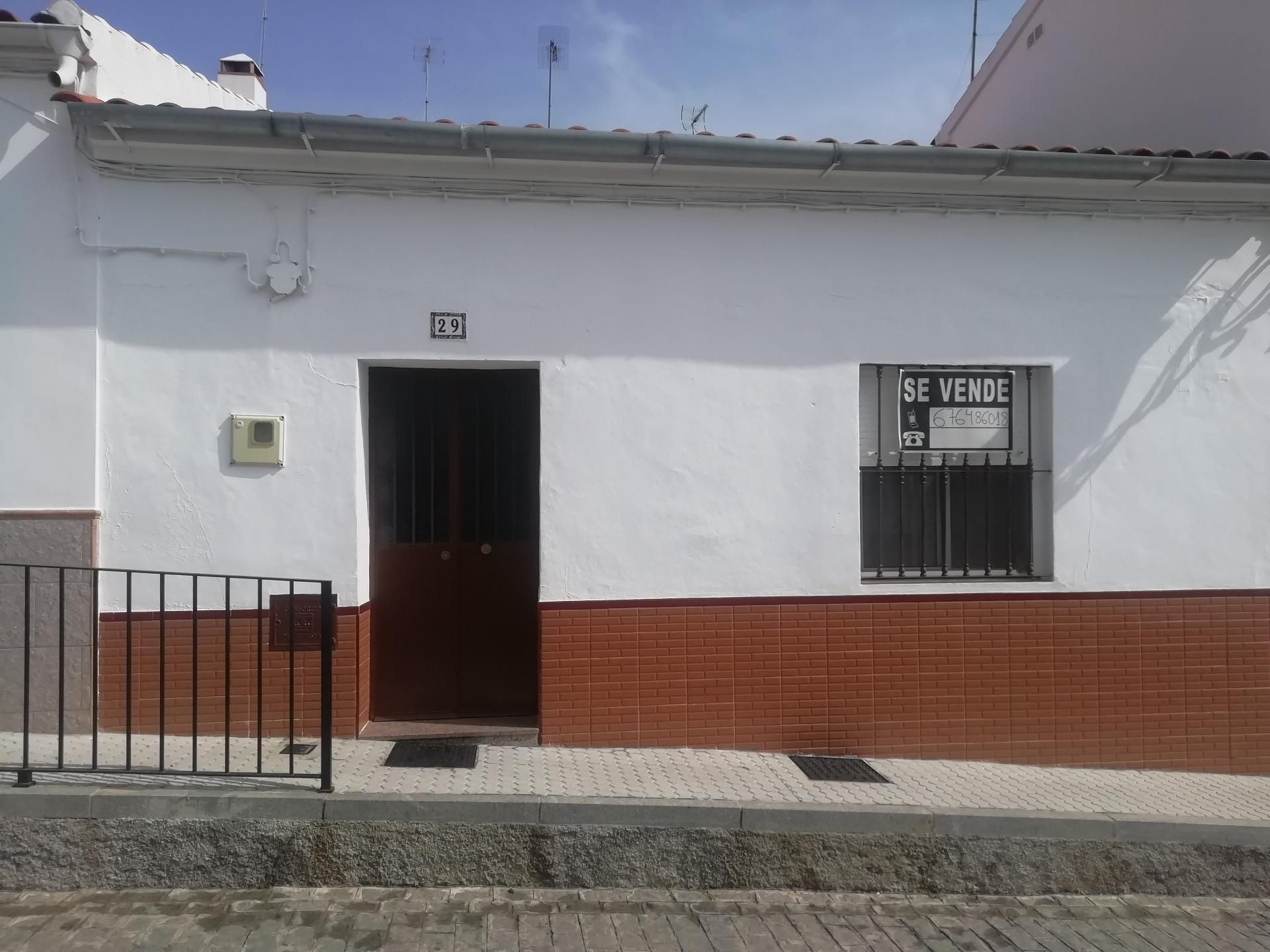 Exterior view of Planta baja for sale in El Pedroso  with Air Conditioner, Furnished and Oven