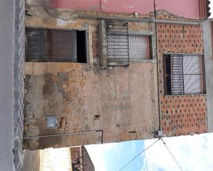 Vista exterior de Casa adosada en venda en Riba-roja d'Ebre amb Terrassa i Balcó